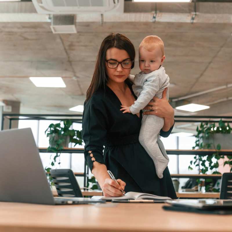 La naissance d’un enfant au moment opportun : une étape stratégique dans la vie d’une femme d’affaires moderne